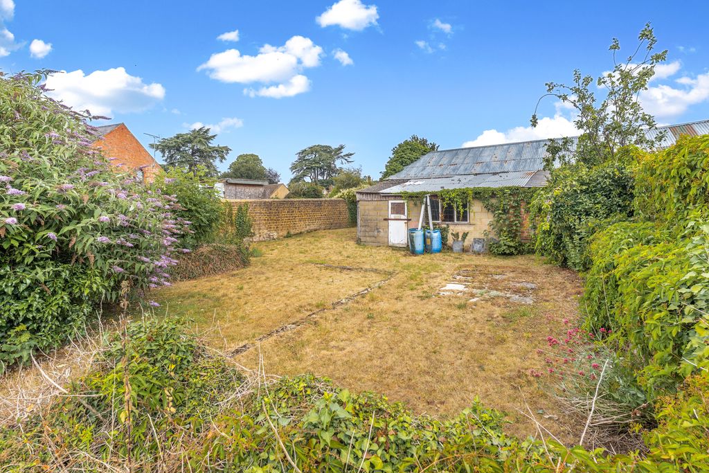 11 Culworth Road Chipping Warden